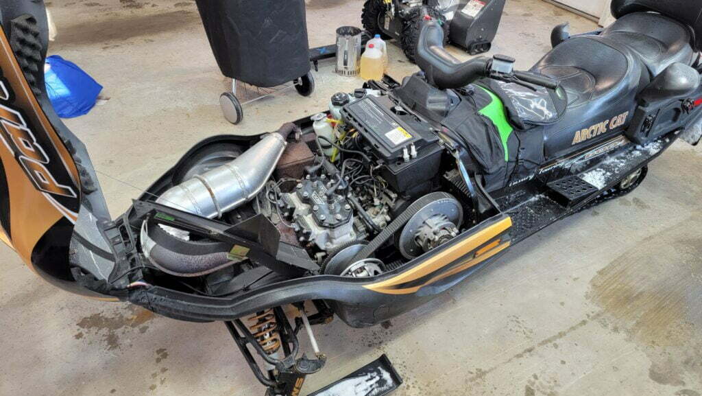 pantera 600 under the hood